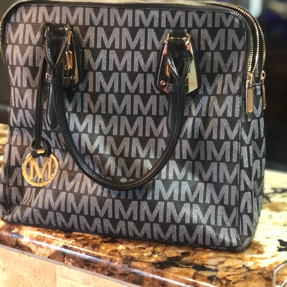 Very nice purse ( unsure if “real”